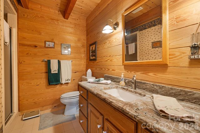 215 Goldenleaf Road, Mars Hill, NC 28754