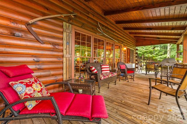 215 Goldenleaf Road, Mars Hill, NC 28754