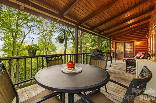 215 Goldenleaf Road, Mars Hill, NC 28754