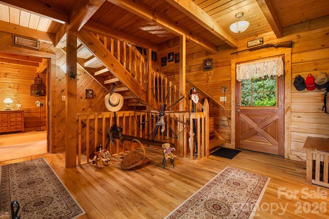 215 Goldenleaf Road, Mars Hill, NC 28754