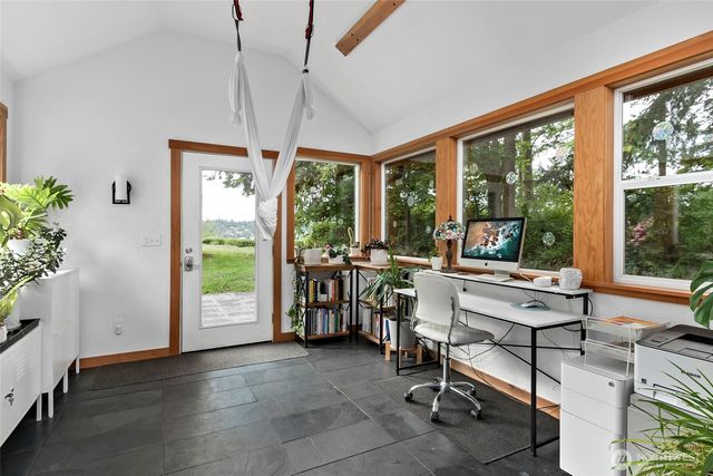 5222 East Harbor Road, Freeland, WA 98249