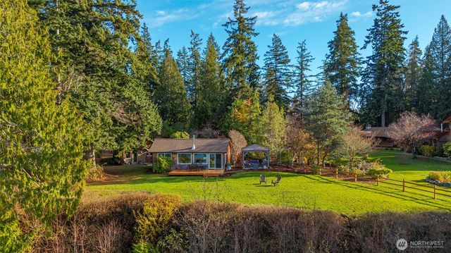 5222 East Harbor Road, Freeland, WA 98249