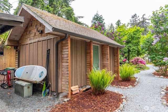 5222 East Harbor Road, Freeland, WA 98249
