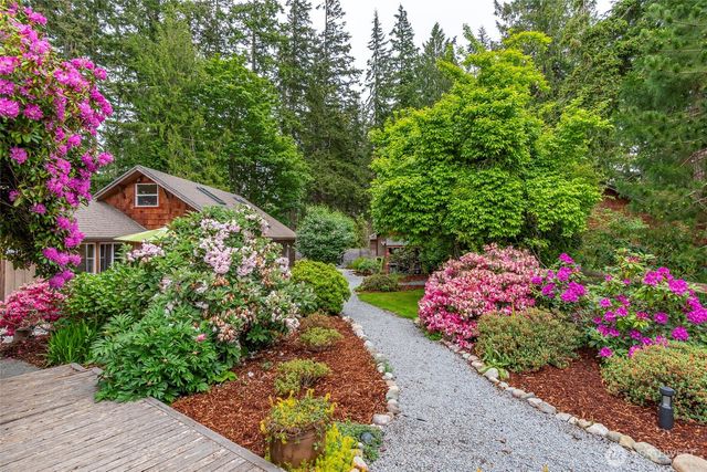 5222 East Harbor Road, Freeland, WA 98249