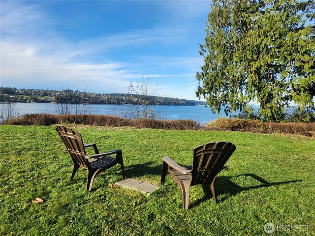 5222 East Harbor Road, Freeland, WA 98249
