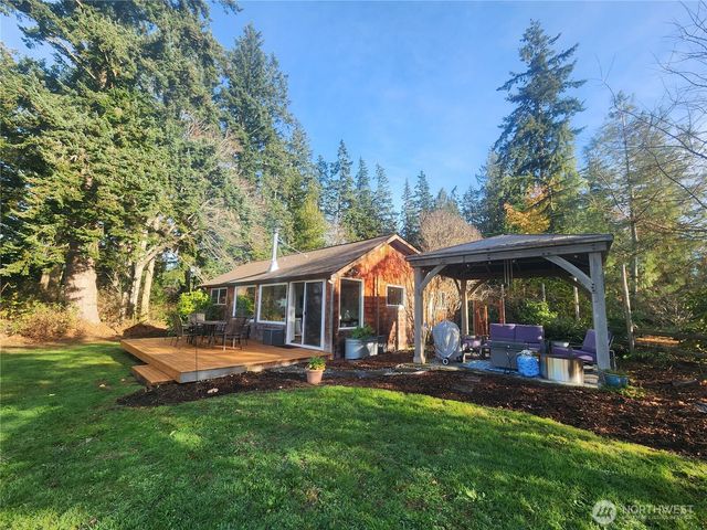 5222 East Harbor Road, Freeland, WA 98249