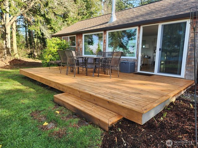 5222 East Harbor Road, Freeland, WA 98249