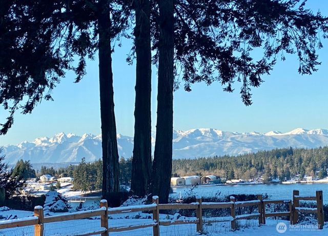 5222 East Harbor Road, Freeland, WA 98249