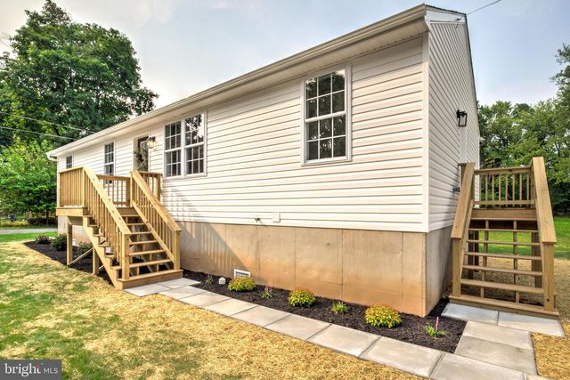 120 WAYNE AVE, Middletown, PA 17057