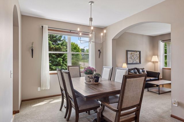7091 Oak Ridge Court, Shakopee, MN 55379