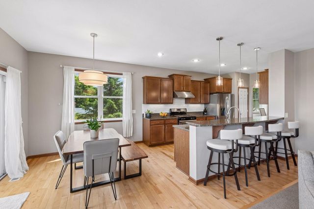 7091 Oak Ridge Court, Shakopee, MN 55379
