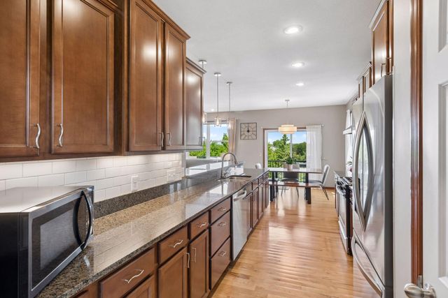 7091 Oak Ridge Court, Shakopee, MN 55379