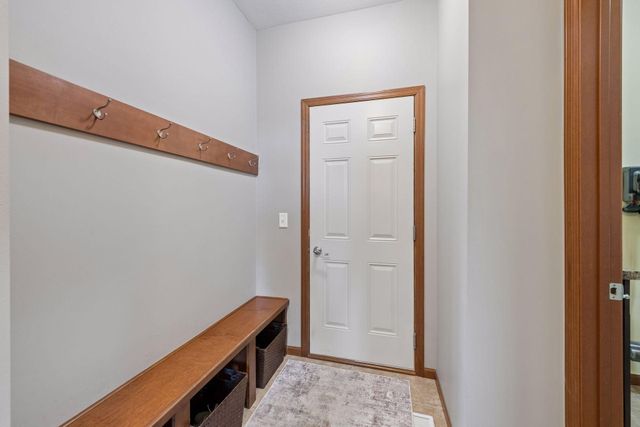 7091 Oak Ridge Court, Shakopee, MN 55379