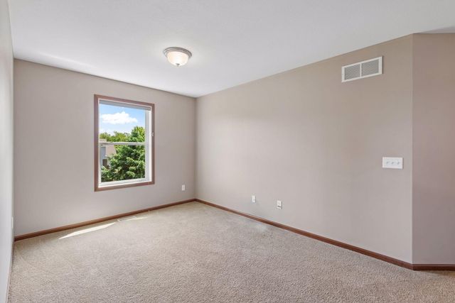 7091 Oak Ridge Court, Shakopee, MN 55379