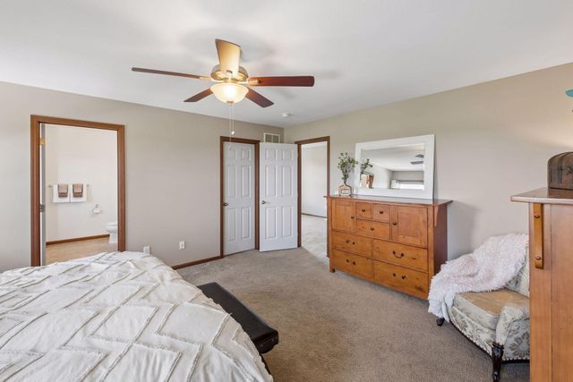 7091 Oak Ridge Court, Shakopee, MN 55379