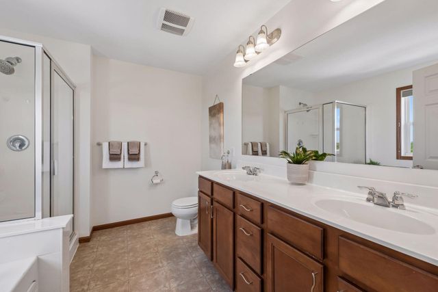 7091 Oak Ridge Court, Shakopee, MN 55379