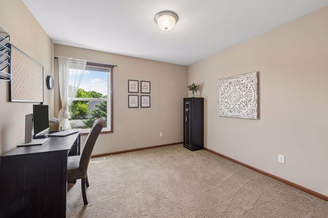 7091 Oak Ridge Court, Shakopee, MN 55379