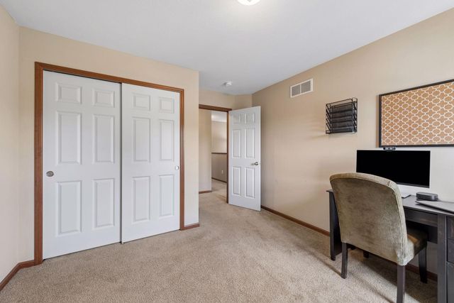 7091 Oak Ridge Court, Shakopee, MN 55379