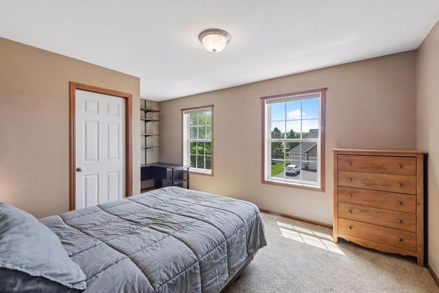 7091 Oak Ridge Court, Shakopee, MN 55379