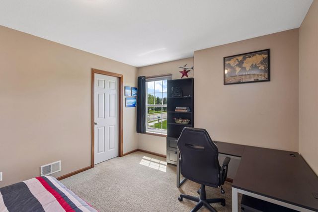 7091 Oak Ridge Court, Shakopee, MN 55379