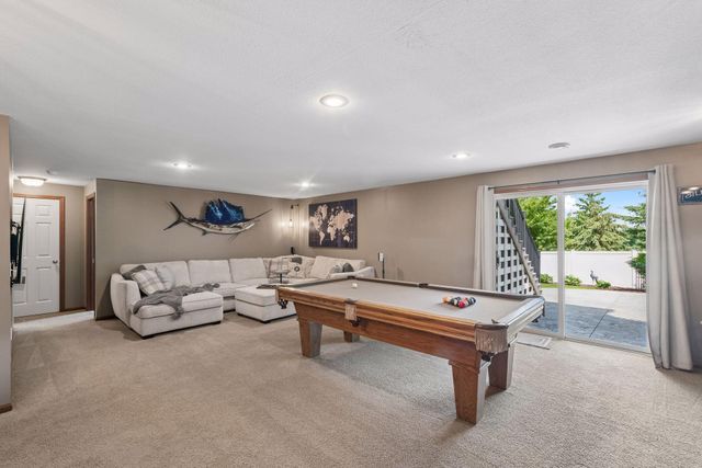 7091 Oak Ridge Court, Shakopee, MN 55379