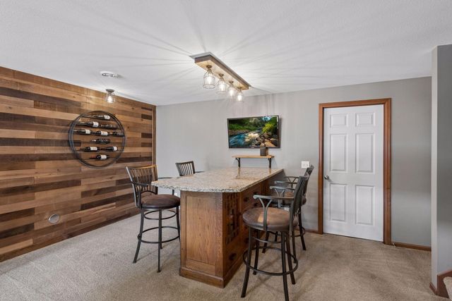 7091 Oak Ridge Court, Shakopee, MN 55379