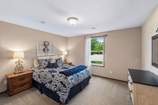 7091 Oak Ridge Court, Shakopee, MN 55379