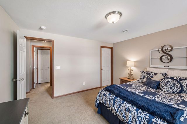 7091 Oak Ridge Court, Shakopee, MN 55379
