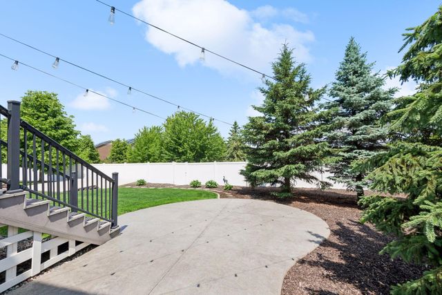 7091 Oak Ridge Court, Shakopee, MN 55379