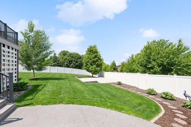 7091 Oak Ridge Court, Shakopee, MN 55379