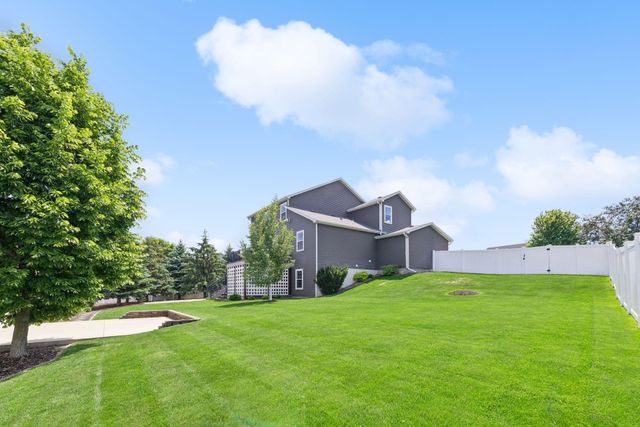 7091 Oak Ridge Court, Shakopee, MN 55379