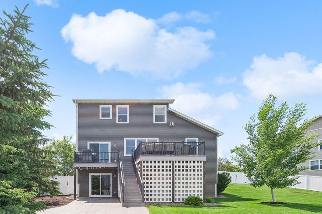 7091 Oak Ridge Court, Shakopee, MN 55379