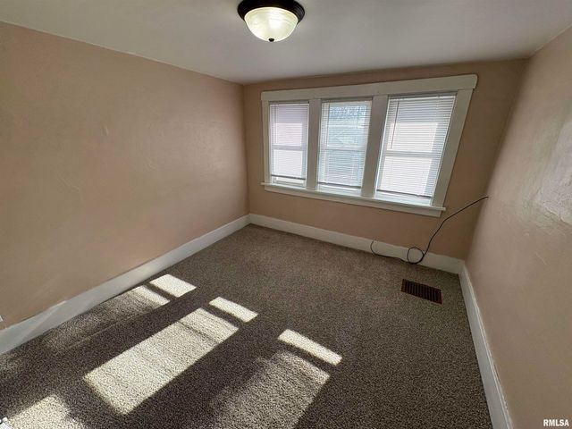 705 E MARIETTA Avenue, Peoria Heights, IL 61616