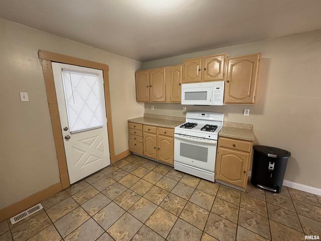 705 E MARIETTA Avenue, Peoria Heights, IL 61616