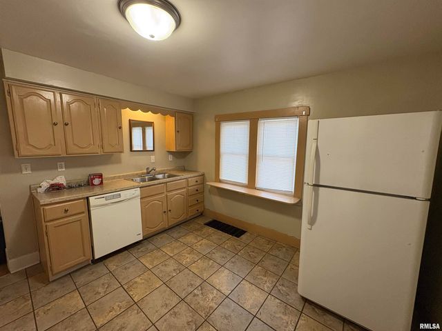 705 E MARIETTA Avenue, Peoria Heights, IL 61616