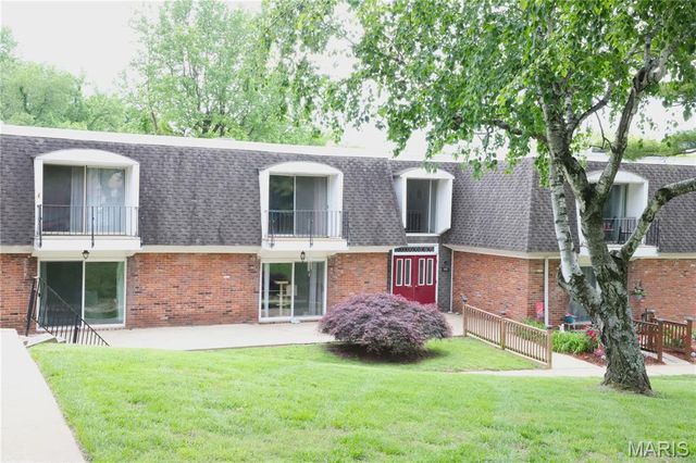 1700 Ramada Boulevard F, Collinsville, IL 62234