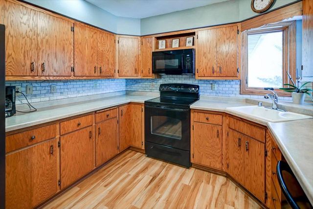 5498 Windridge Road, Oregon, WI 53575