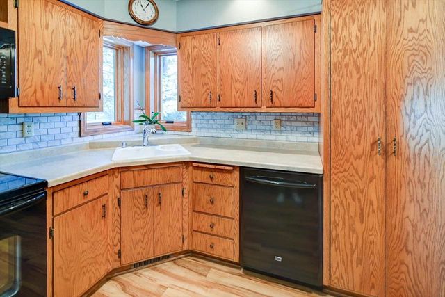 5498 Windridge Road, Oregon, WI 53575