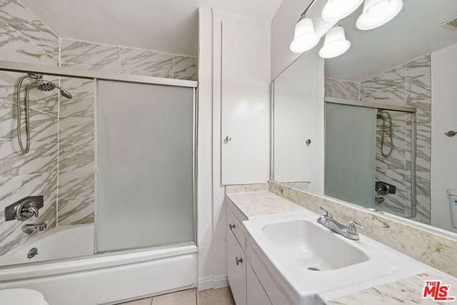 4100 W 1st Street 206, Los Angeles, CA 90004