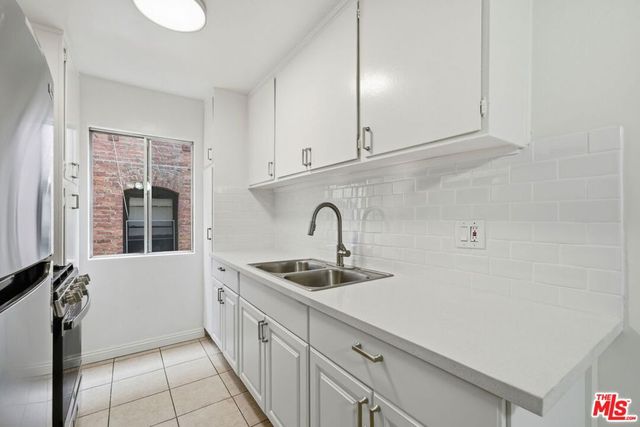 4100 W 1st Street 206, Los Angeles, CA 90004