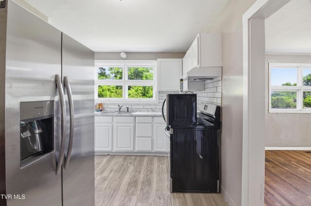 1721 Ridgeway Drive, Kingsport, TN 37664