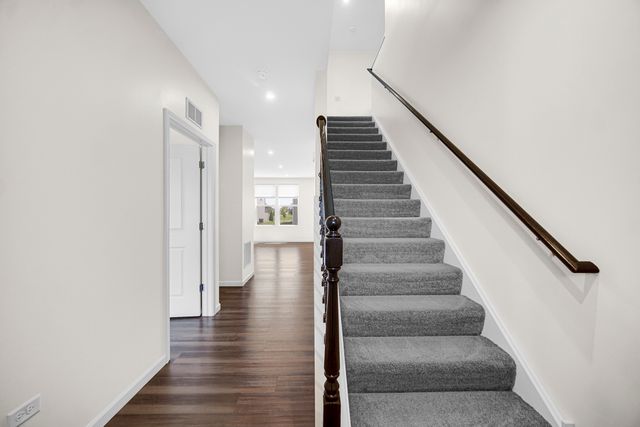 2080 Bent Grass Way, Bolingbrook, IL 60490