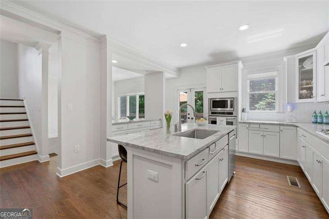 200 Glenlake Commons Drive, Decatur, GA 30030