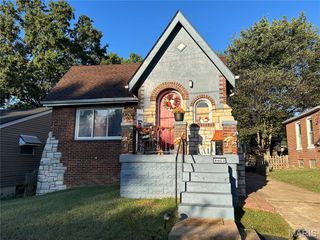 9953 Sadie Avenue, St Louis, MO 63125