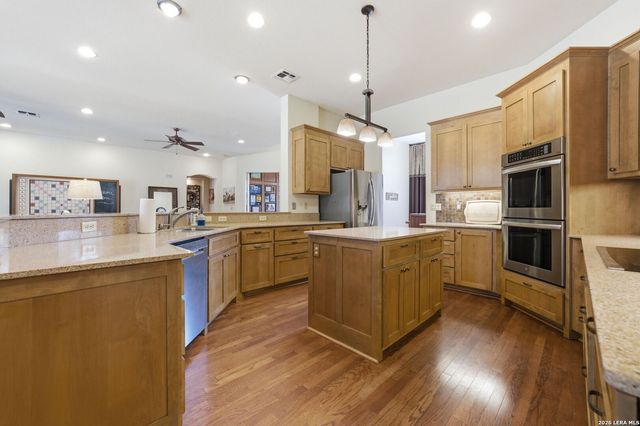 27118 Rockwall Pkwy, New Braunfels, TX 78132