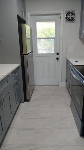 5480 NW 11th St 306, Plantation, FL 33313