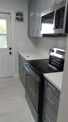 5480 NW 11th St 306, Plantation, FL 33313