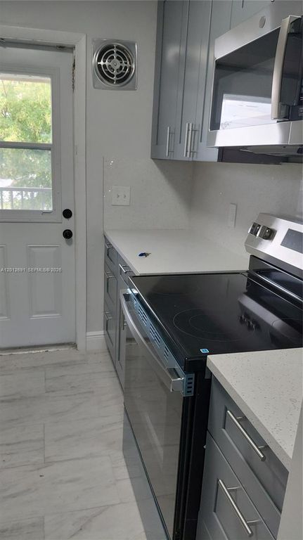 5480 NW 11th St 306, Plantation, FL 33313