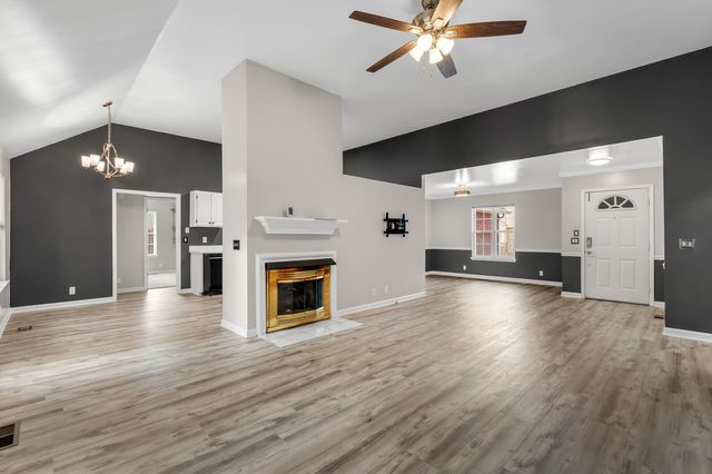616 Woodland Hills Dr, La Vergne, TN 37086