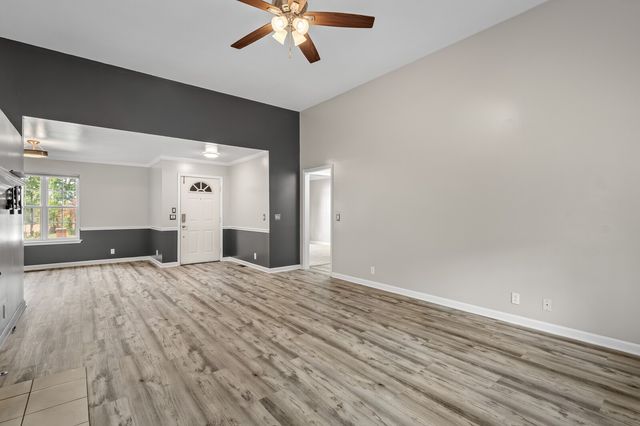 616 Woodland Hills Dr, La Vergne, TN 37086
